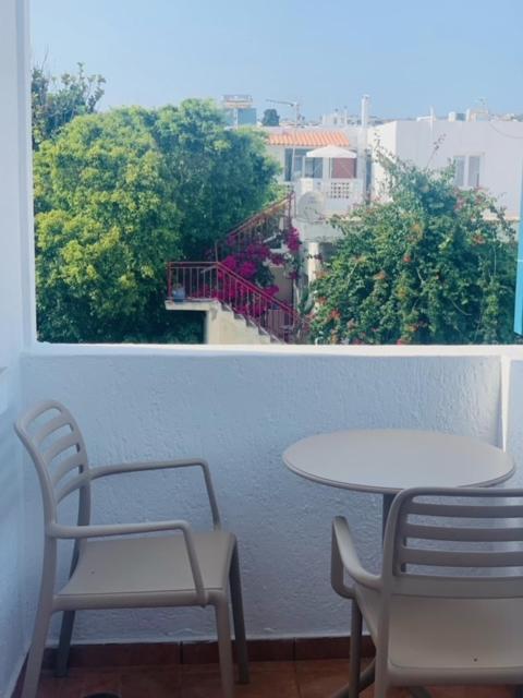 Manousos Rooms Adamantas  Exterior foto
