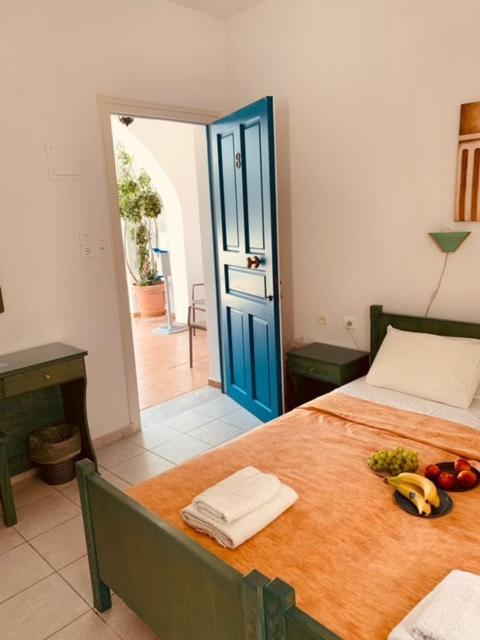 Manousos Rooms Adamantas  Exterior foto
