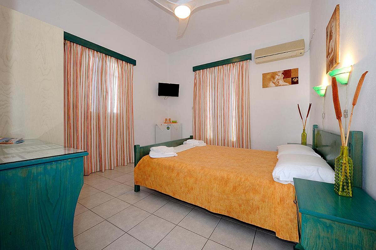 Manousos Rooms Adamantas  Exterior foto